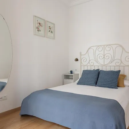 Lets Holidays Centric In Apartment Barcelona