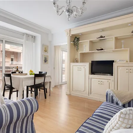 Lets Holidays Centric In Apartment