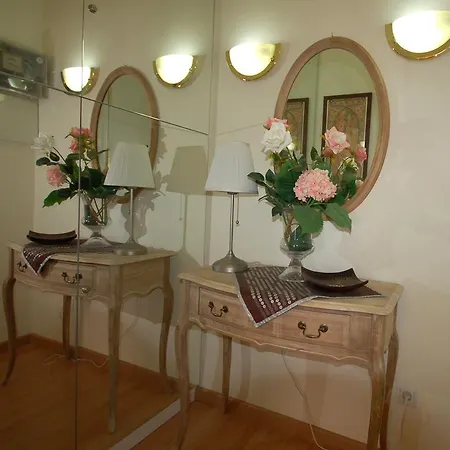 Apartment Lets Holidays Centric In