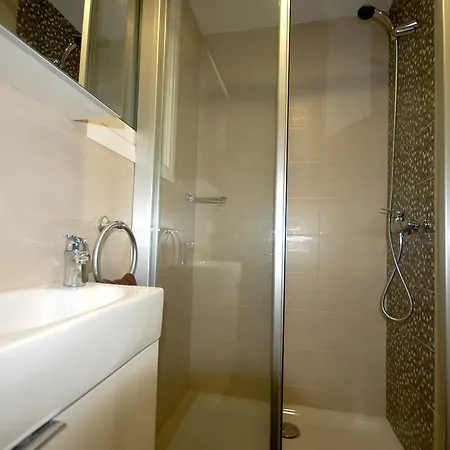 Apartment Lets Holidays Centric In
