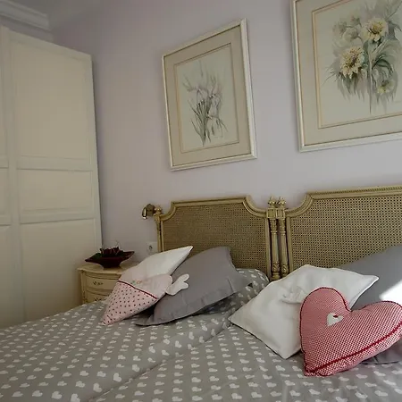 Apartment Lets Holidays Centric In Barcelona